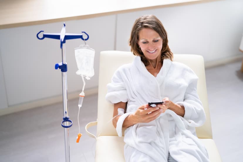 Woman getting mobile IV therapy in Parkland, FL.